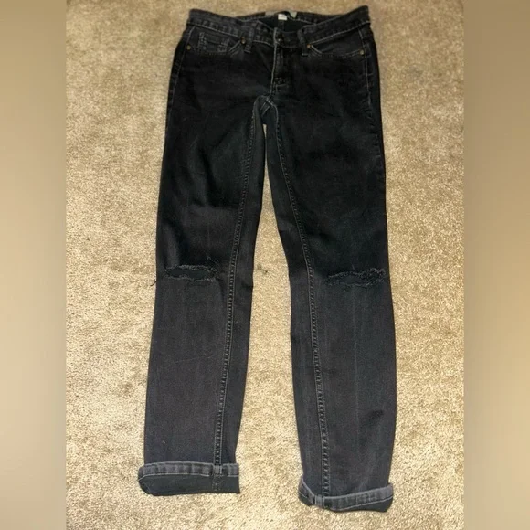 Women's EUC Vintage Calvin Klein Destructed Black Skinny Jeans Size 6 - Picture 3 of 8